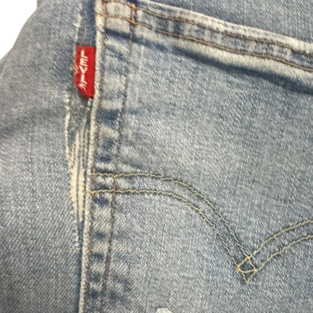 Levi's Men's Relaxed Fit Jeans in Light Blue Premium 510 Denim Sz 33/30 GUC Flaw